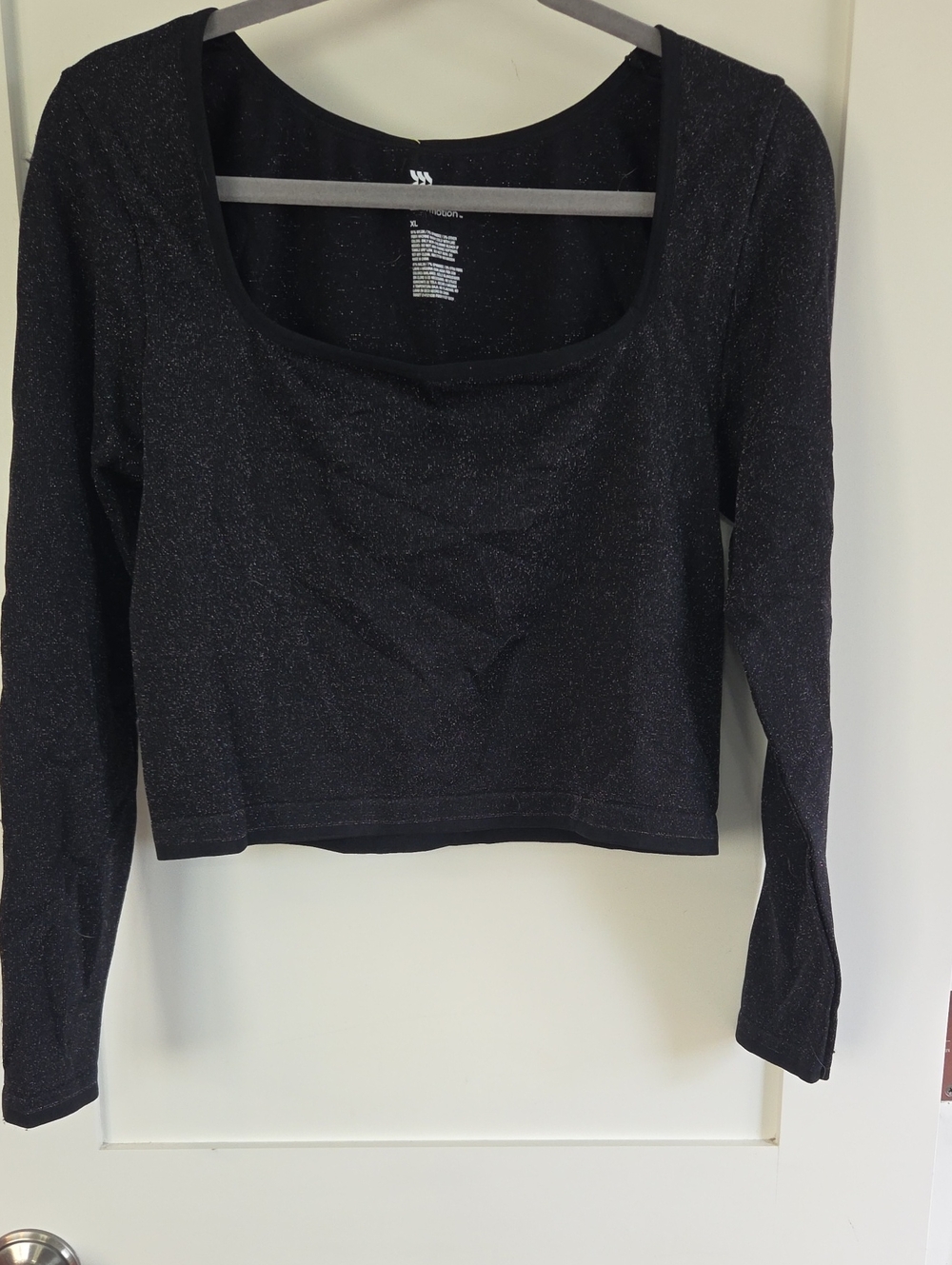 all in motion Black Sparkle Long-Sleeve Crop Top
